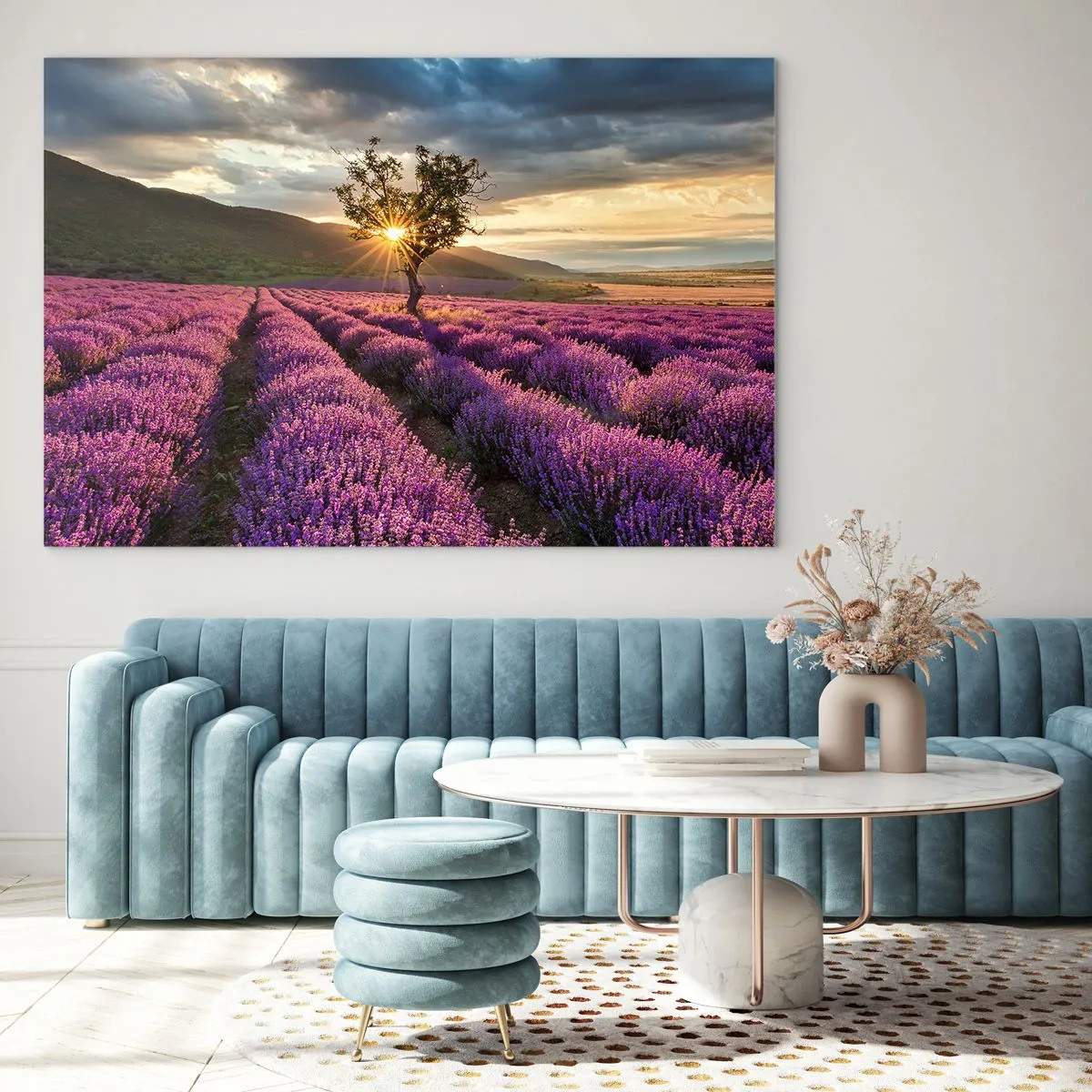 Glastavla - Bild på glas - Ett lavendelfält med ett ensamt träd i den nedgående solens strålar - 70x50cm - Arom i lila färg - Modern väggdekoration för vardagsrum och sovrum ARTTOR