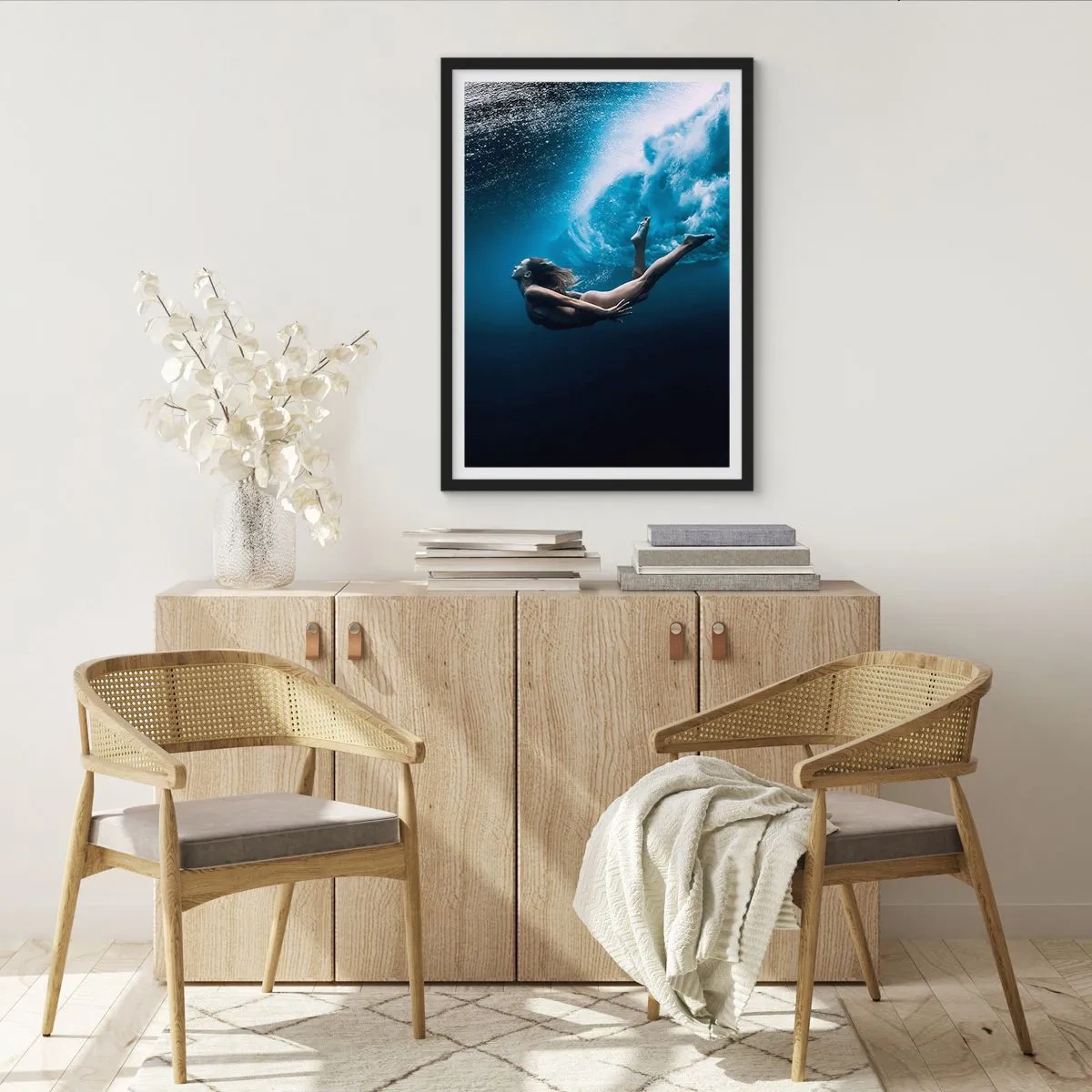 Affisch i svart ram - Modern sjöjungfru - 40x50 cm