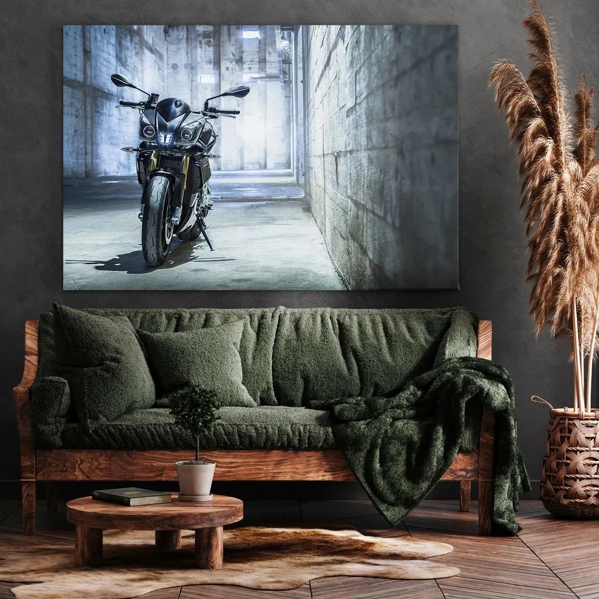 Canvastavla - Bild på duk - En modern motorcykel i en industriell interiör - 70x50cm - Innan motorn vrålar - Modern väggdekoration för vardagsrum och sovrum ARTTOR
