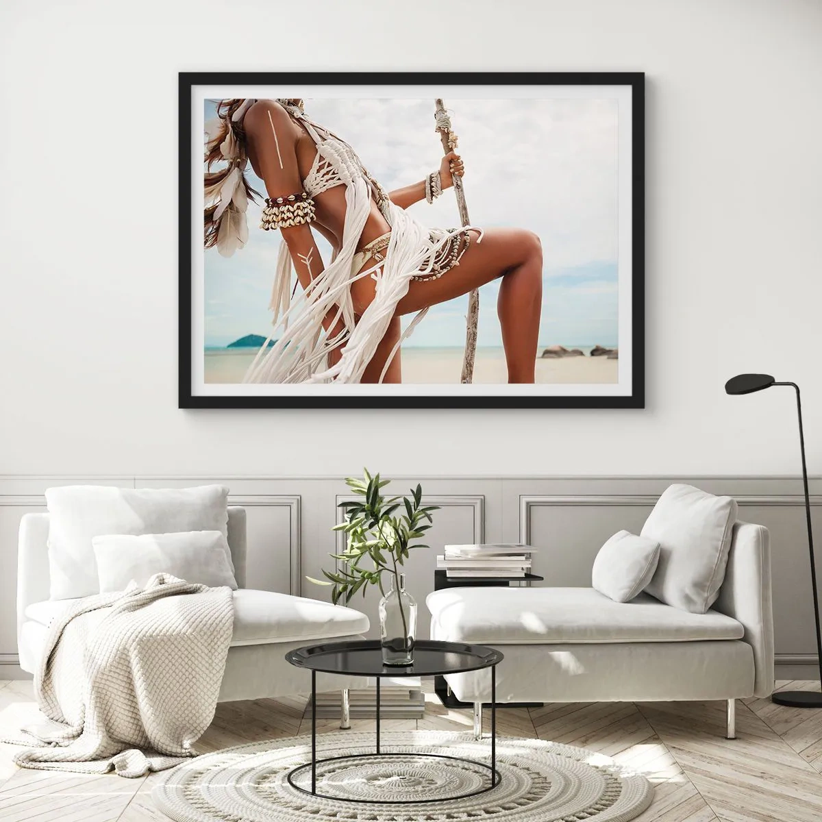 Affisch i svart ram - Solens prästinna - 100x70 cm