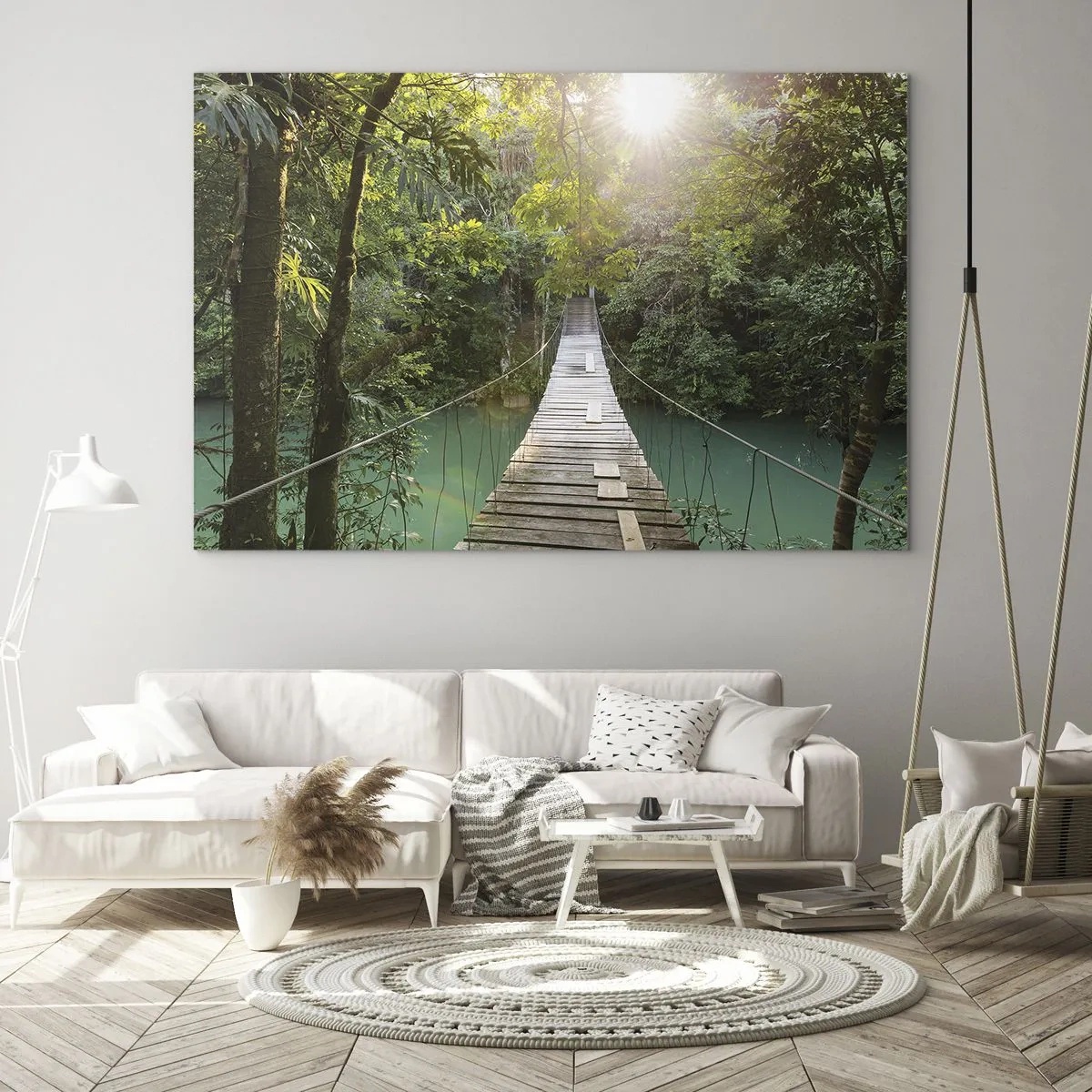 Glastavla - Bild på glas - En hängbro i en tropisk skog upplyst av solljus. - 70x50cm - Vid azurblått vatten till azurblå skog - Modern väggdekoration för vardagsrum och sovrum ARTTOR