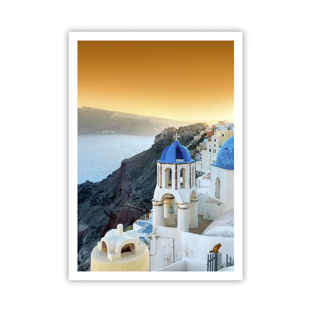 Affisch - Santorini - inbäddat i berg - 70x100 cm