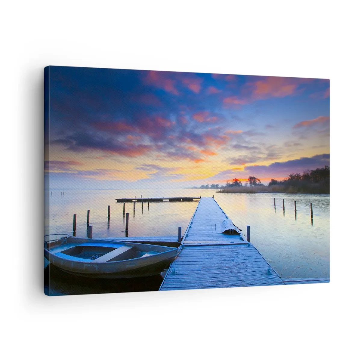 Canvastavla - Bild på duk - En sjöbrygga i solnedgången med en båt vid stranden - 70x50cm - Violet-guld ro - Modern väggdekoration för vardagsrum och sovrum ARTTOR
