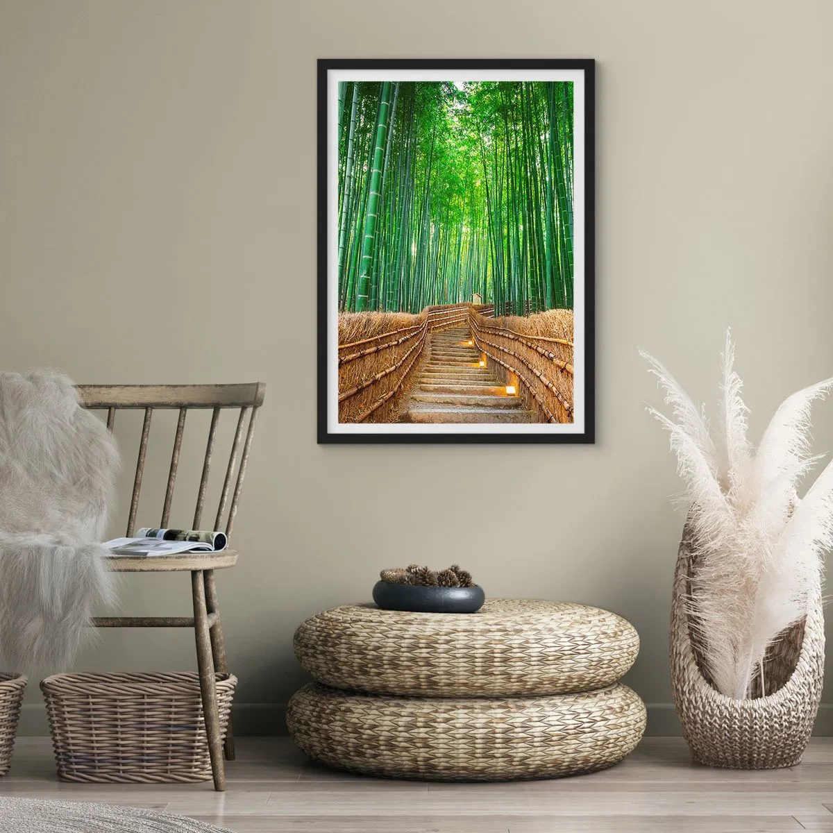 Affisch i svart ram - Stigen genom bambuskogen med belysning - 50x70cm - Asiatiska kulturens essäns - Modern väggdekoration för vardagsrum och sovrum ARTTOR