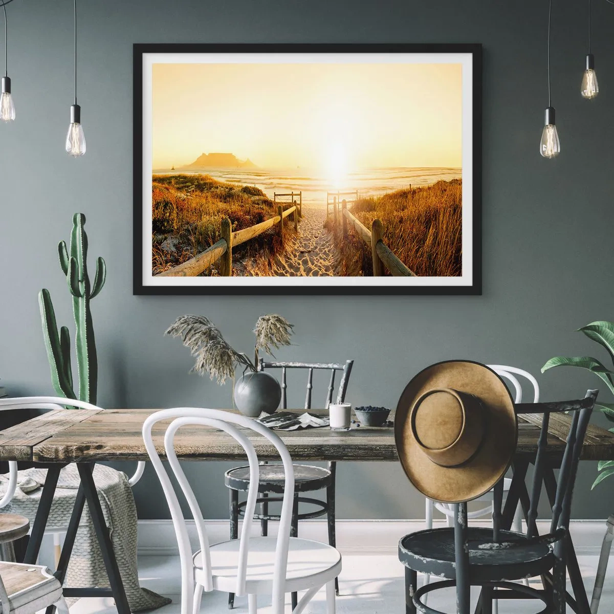 Affisch i svart ram - Genom sanddynan mot solen - 100x70 cm