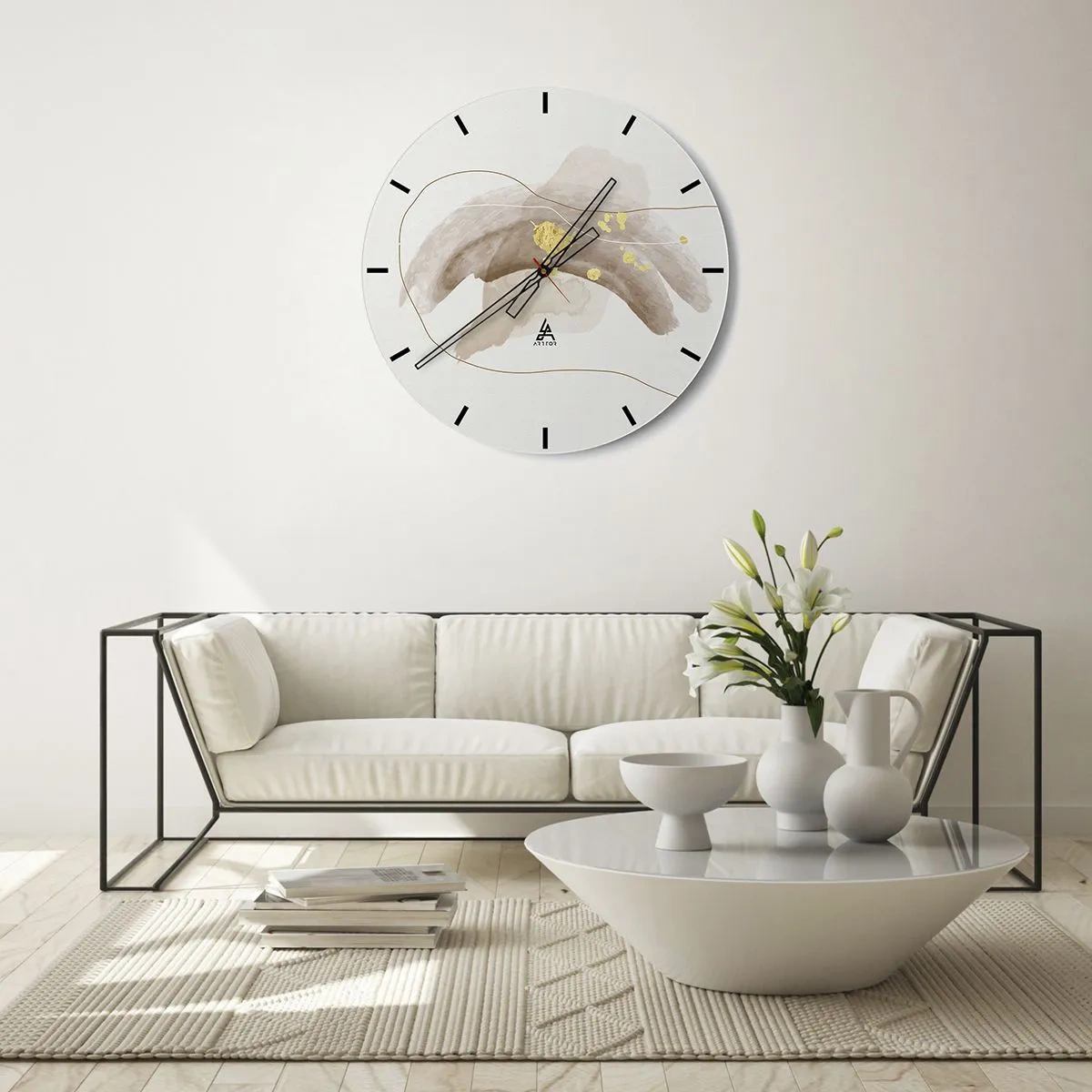 Väggklocka - Klocka på glas - En abstrakt komposition med beige prickar och guldfärgade accenter. - 30x30cm - Träffat i rummet - Modern väggdekoration för vardagsrum, kök och sovrum ARTTOR