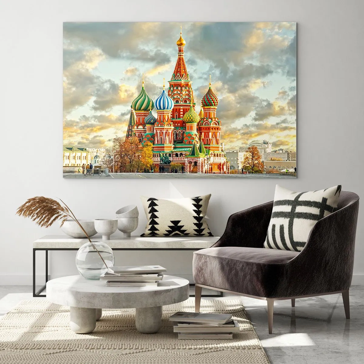Glastavla - Bild på glas - Vasilijkatedralen i Moskva mot en molnig himmel - 70x50cm - Även Disney skulle inte komma på det - Modern väggdekoration för vardagsrum och sovrum ARTTOR