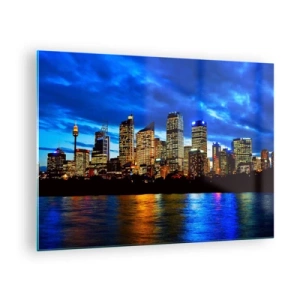 Glastavla - Bild på glas - Panorama över nattstaden reflekterad i vattnet - 70x50cm - Ljusens och färgernas natt - Modern väggdekoration för vardagsrum och sovrum ARTTOR