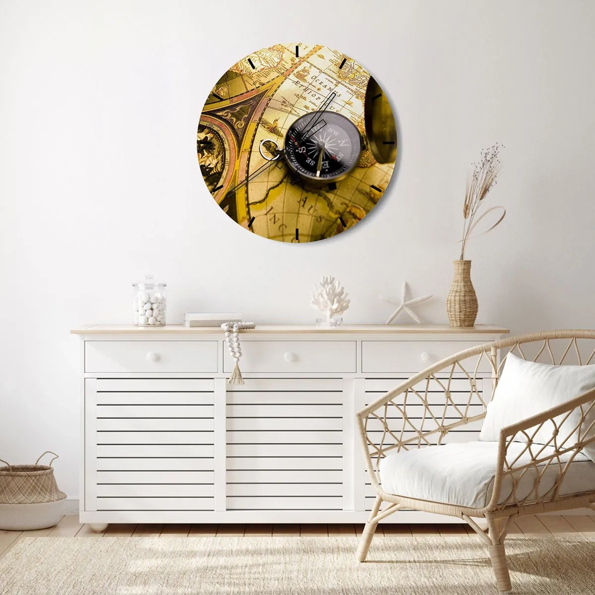 Väggklocka - Klocka på glas - En kompass på en gammal kartabakgrund - 30x30cm - Kanske till världens ände? - Modern väggdekoration för vardagsrum, kök och sovrum ARTTOR