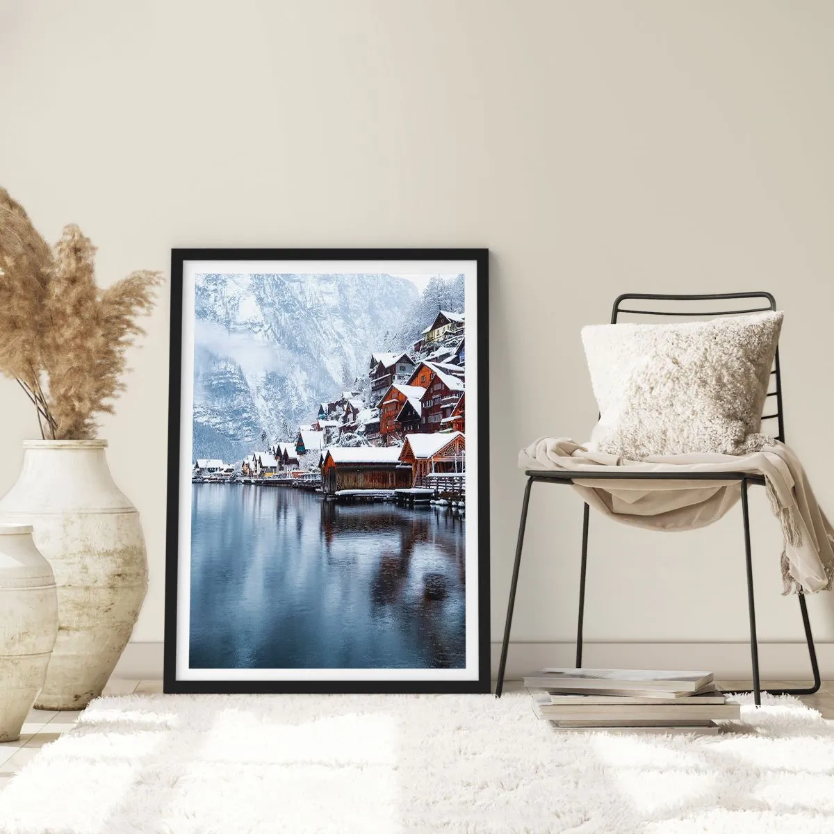 Affisch i svart ram - Vinterlandskap i en bergsby vid sjön - 50x70cm - I vinterns dräkt - Modern väggdekoration för vardagsrum och sovrum ARTTOR