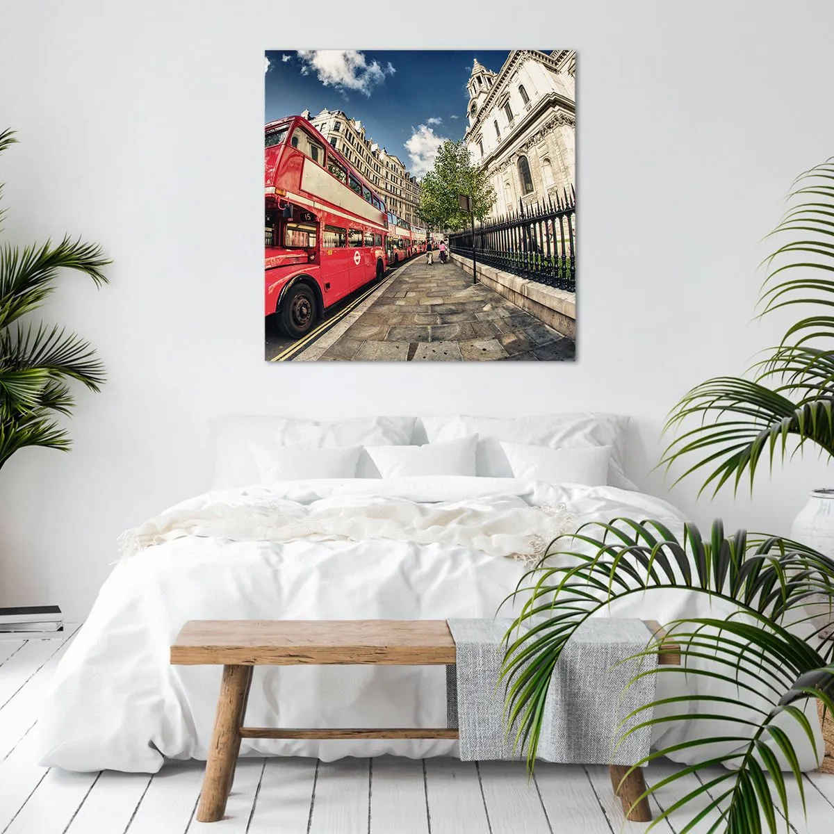 Canvastavla - Bild på duk - Londongata i grå och röd - 30x30 cm
