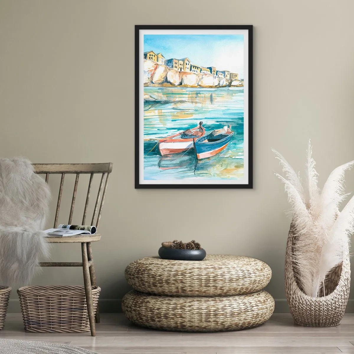 Affisch i svart ram - Akvarelllandskap med båtar på vattnet och en kuststad - 50x70cm - Landskap i azurblått - Modern väggdekoration för vardagsrum och sovrum ARTTOR