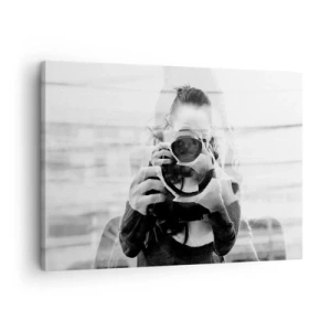 Canvastavla - Bild på duk - Svartvitt dubbelexponeringsporträtt av en fotograf - 70x50cm - Skapare och material - Modern väggdekoration för vardagsrum och sovrum ARTTOR