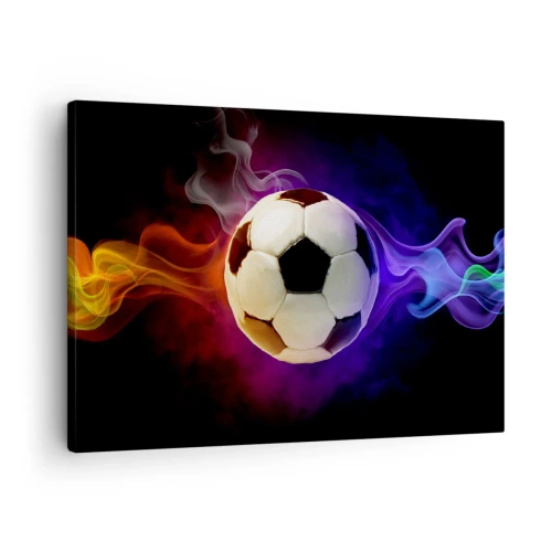 Canvastavla - Bild på duk - En fotboll omgiven av färgglada rökeffekter mot en mörk bakgrund. - 70x50cm - Spelets magiska kraft - Modern väggdekoration för vardagsrum och sovrum ARTTOR