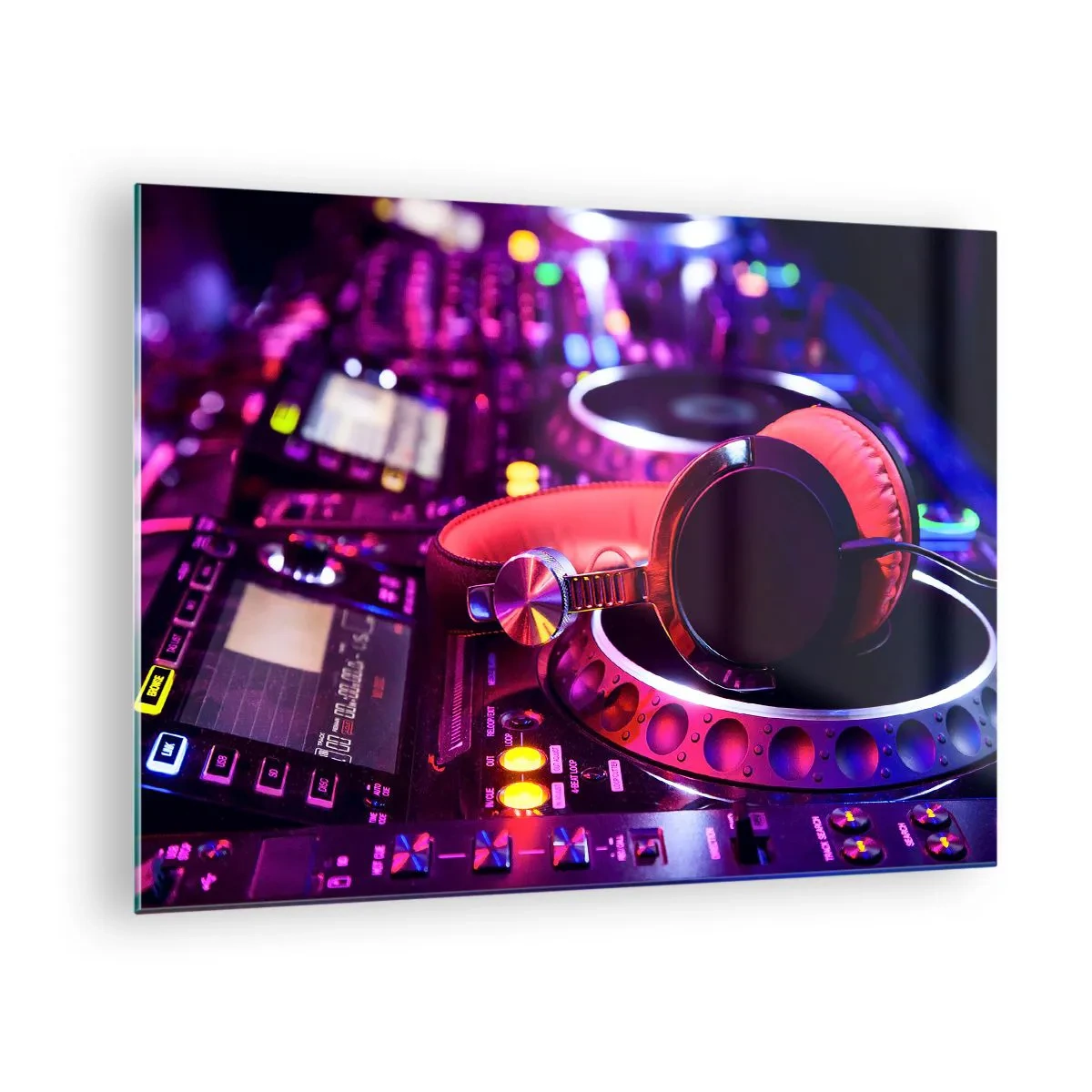 Glastavla - Bild på glas - Färgglad DJ-utrustning med röda hörlurar - 70x50cm - Innan partyt startar - Modern väggdekoration för vardagsrum och sovrum ARTTOR