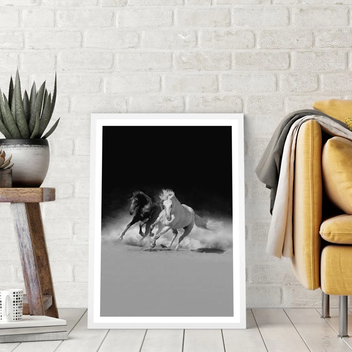 Affisch i vit ram - Frihetens galopp - 70x100 cm