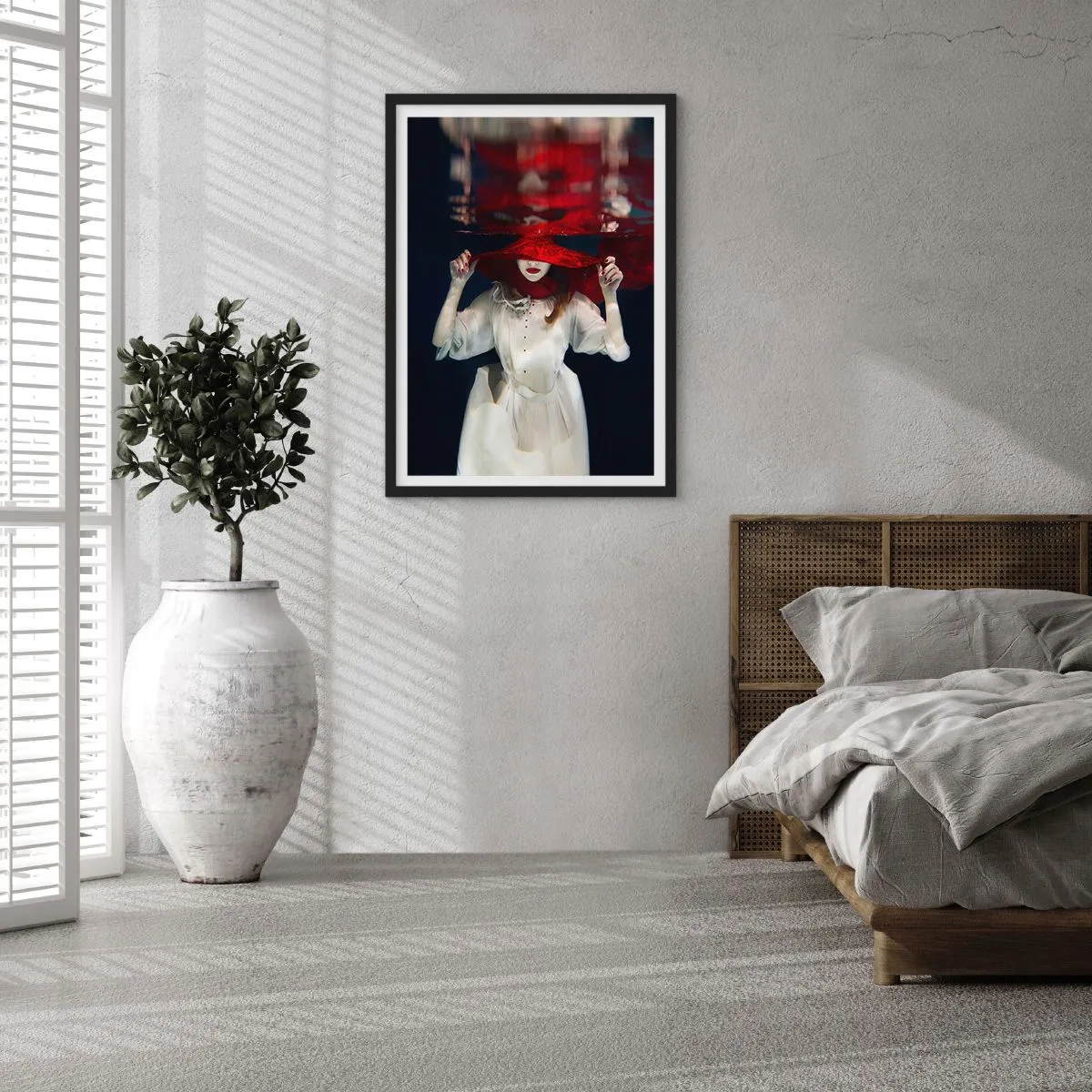 Affisch i svart ram - Konstig fru - 61x91 cm