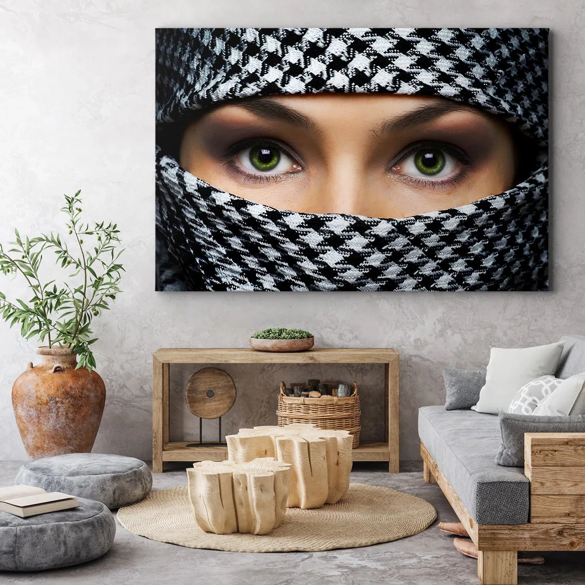 Canvastavla - Bild på duk - En kvinnas gröna ögon är dolda bakom ett mönstrat tyg i svartvitt. - 70x50cm - Beslöjad grönögd skönhet - Modern väggdekoration för vardagsrum och sovrum ARTTOR