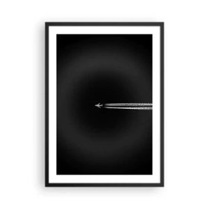 Affisch i svart ram - Ett flygplan som flyger mot en svart bakgrund och lämnar kondensstrimmor efter sig. - 50x70cm - I en annan dimension - Modern väggdekoration för vardagsrum och sovrum ARTTOR