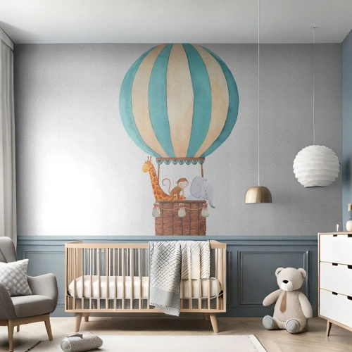 Fototapet Standard Eco - En ballong med en giraff, en apa och en elefant i en korg på en vit bakgrund - 100x70cm - Fantastisk resa - Modern väggdekoration för vardagsrum och sovrum ARTTOR