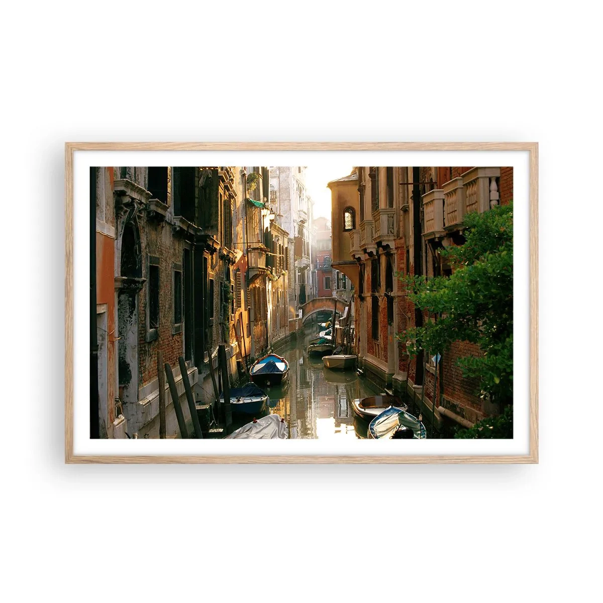 Affisch i ram av ljusek - På en gränd i Venedig - 91x61 cm