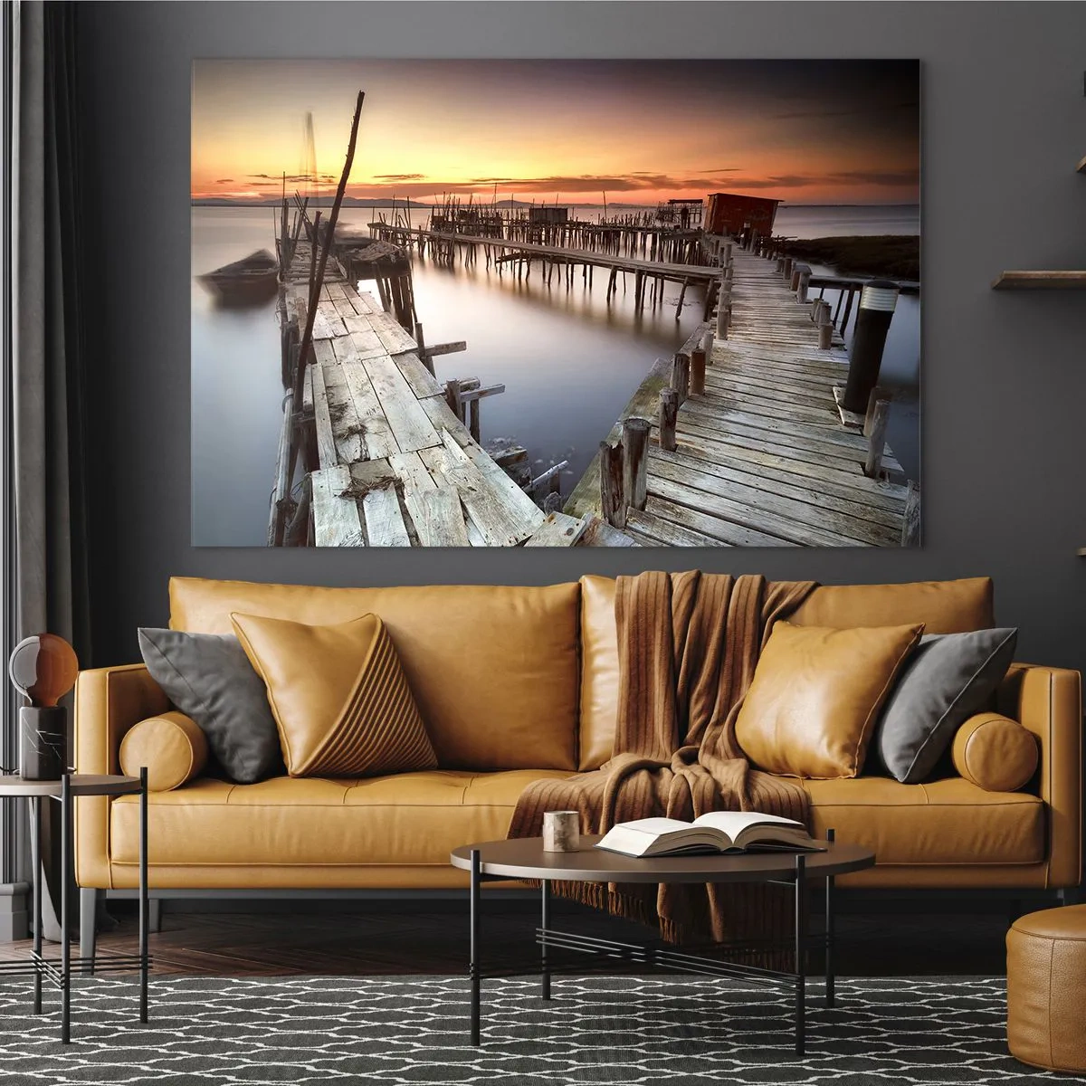 Glastavla - Bild på glas - Träpirar vid solnedgången över en lugn sjö - 70x50cm - Äkta vara, ingen attrapp för turister - Modern väggdekoration för vardagsrum och sovrum ARTTOR