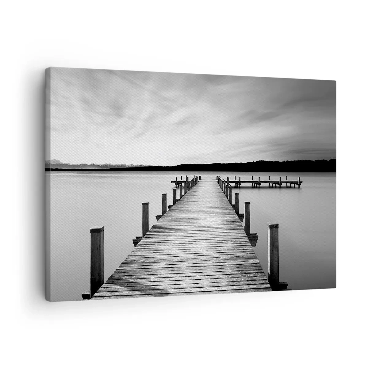 Canvastavla - Bild på duk - En svartvit brygga vid en lugn sjö - 70x50cm - Vattnet - lugnet - Modern väggdekoration för vardagsrum och sovrum ARTTOR
