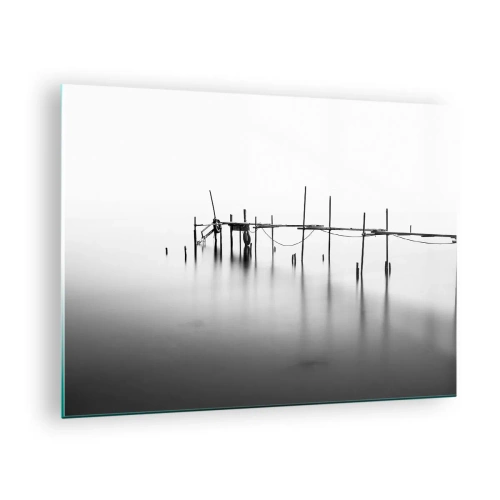 Glastavla - Bild på glas - En svartvit brygga på en lugn vattenyta - 70x50cm - Och om världen inte finns? - Modern väggdekoration för vardagsrum och sovrum ARTTOR
