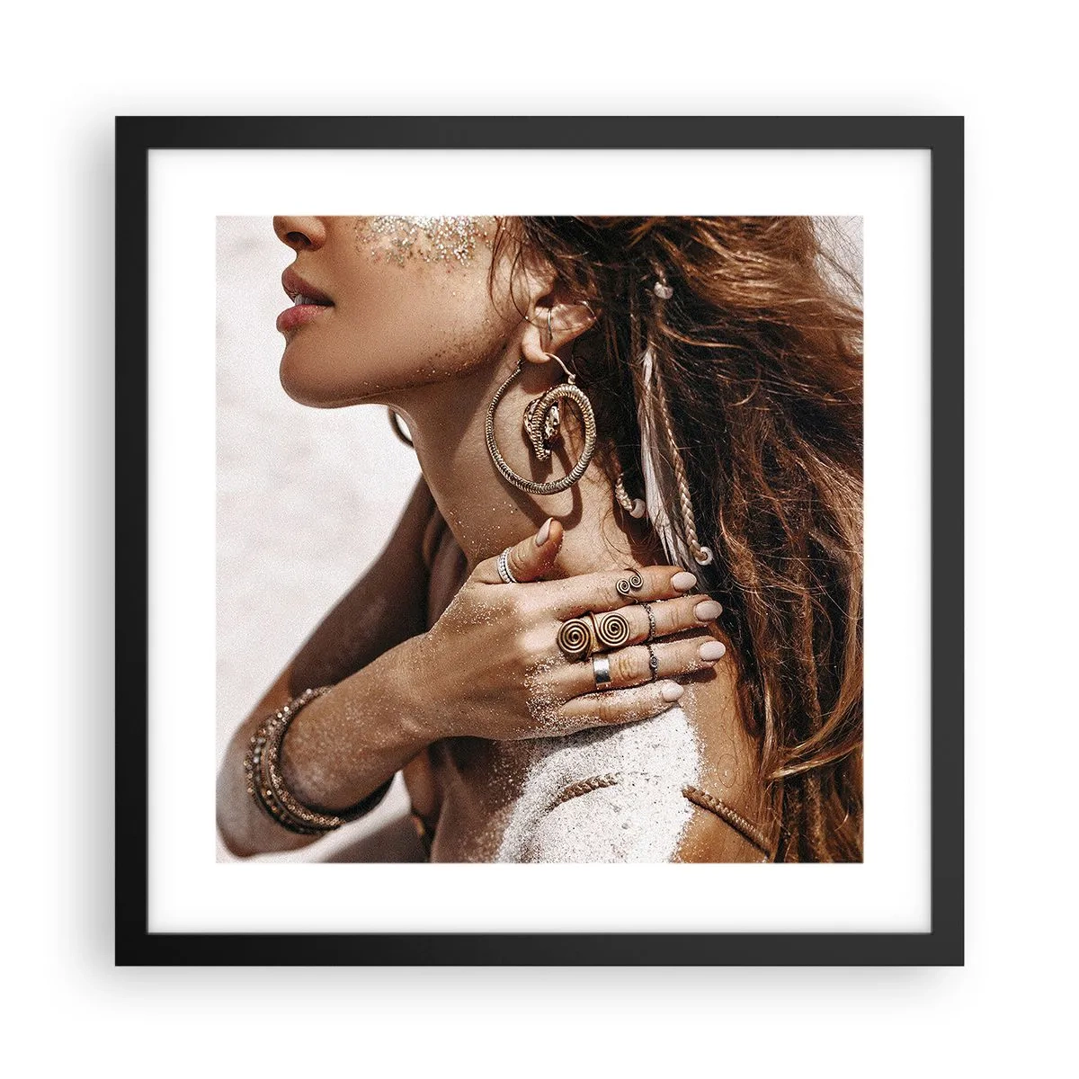 Affisch i svart ram - Vilda strandens drottning - 40x40 cm