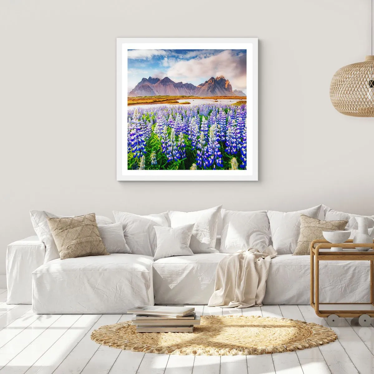 Affisch i vit ram - Styrka och stränghet bredvid mildhet - 40x40 cm