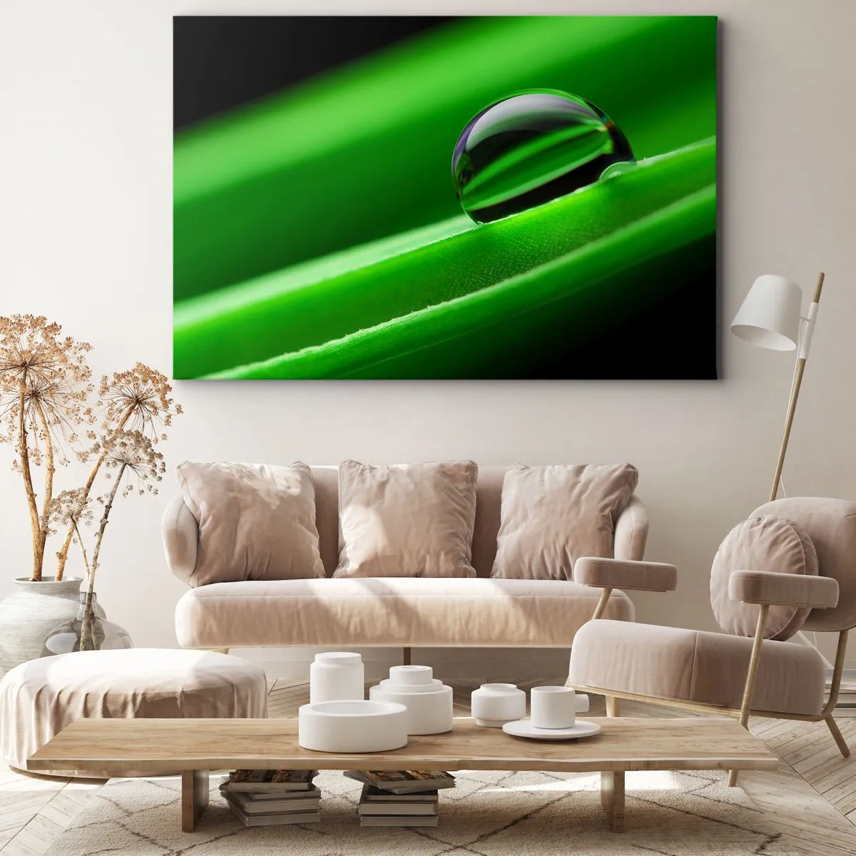 Canvastavla - Bild på duk - Närbild av en daggdroppe på ett grönt blad - 70x50cm - Livet på nära håll - Modern väggdekoration för vardagsrum och sovrum ARTTOR