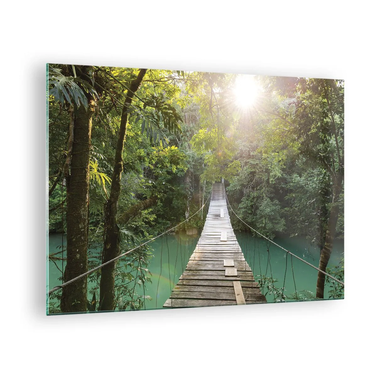 Glastavla - Bild på glas - En hängbro i en tropisk skog upplyst av solljus. - 70x50cm - Vid azurblått vatten till azurblå skog - Modern väggdekoration för vardagsrum och sovrum ARTTOR