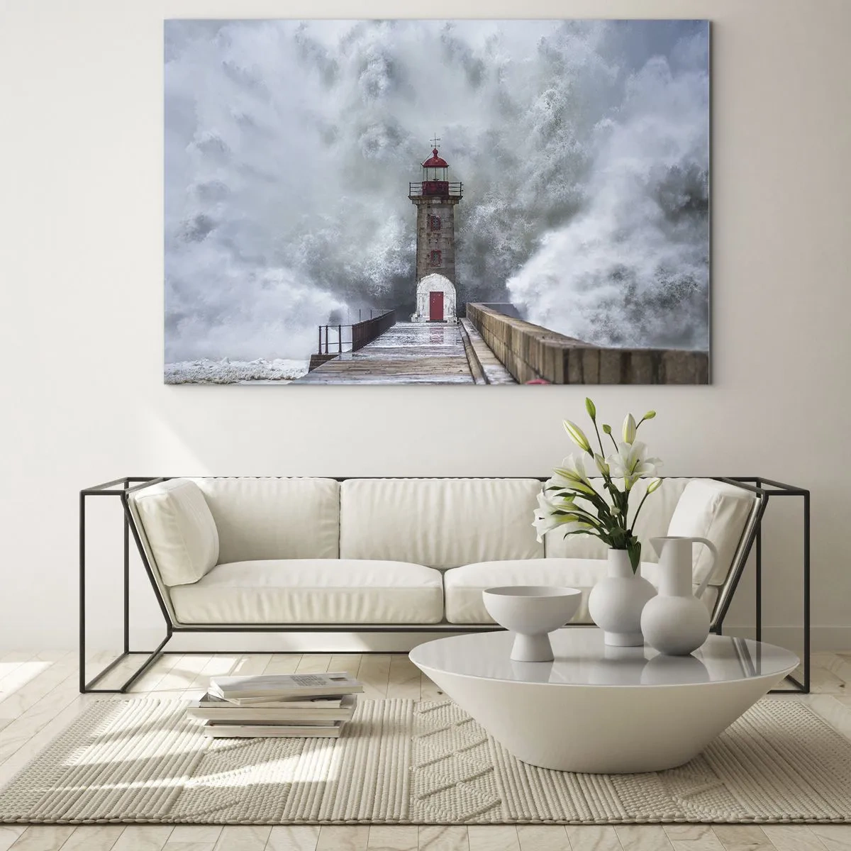 Glastavla - Bild på glas - En fyr träffas av en kraftig våg. - 70x50cm - Vattnets vrål, vindens skrik  - Modern väggdekoration för vardagsrum och sovrum ARTTOR