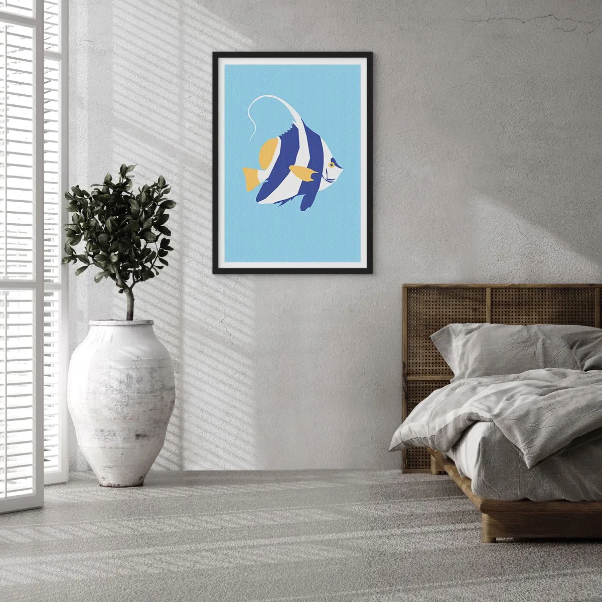Affisch i svart ram - En minimalistisk grafik av en exotisk fisk mot en blå bakgrund. - 50x70cm - Miss av tropiska vatten - Modern väggdekoration för vardagsrum och sovrum ARTTOR