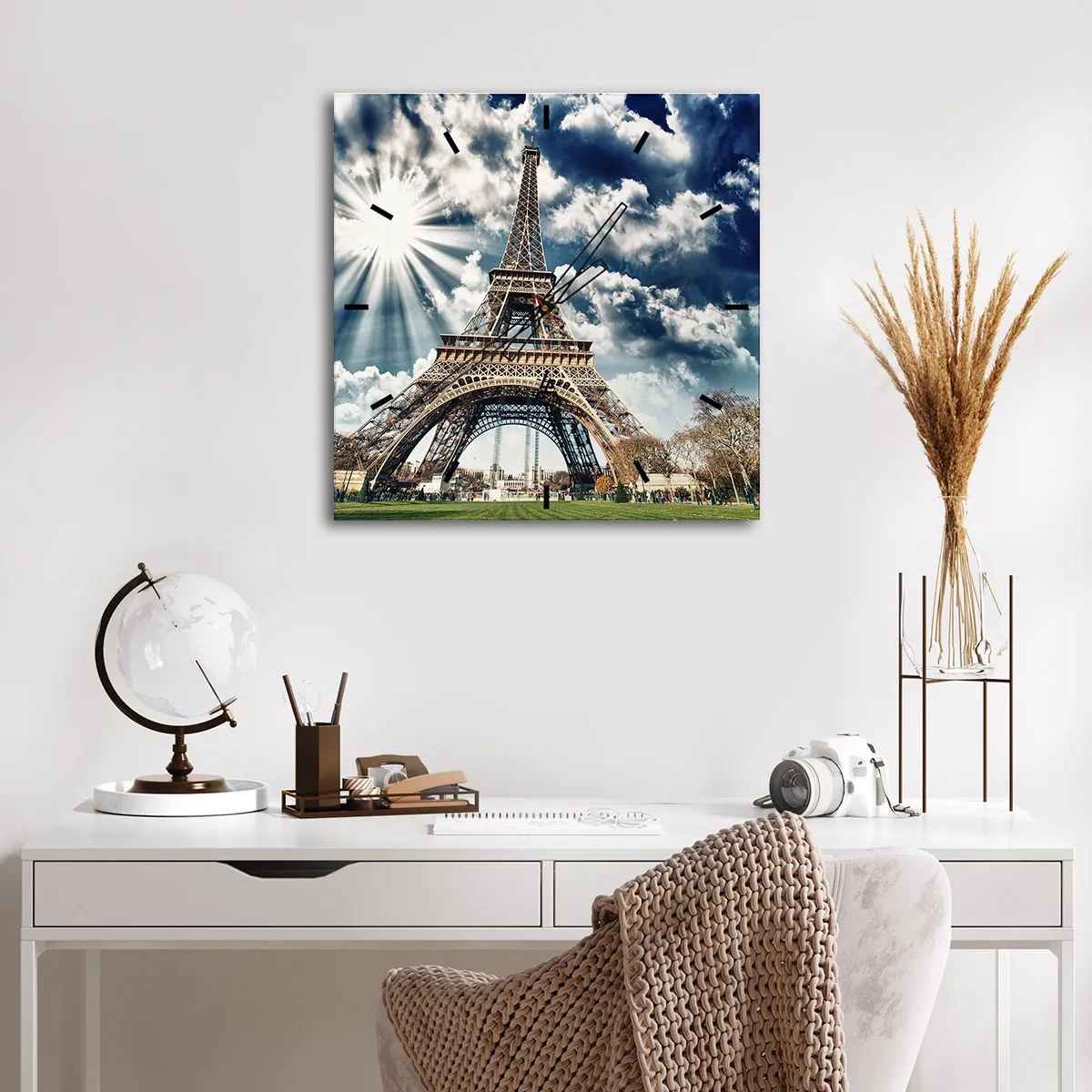 Väggklocka - Klocka på glas - Den enda under solen - 40x40 cm