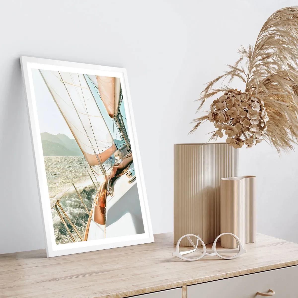 Affisch i vit ram - Under full segel - 40x50 cm