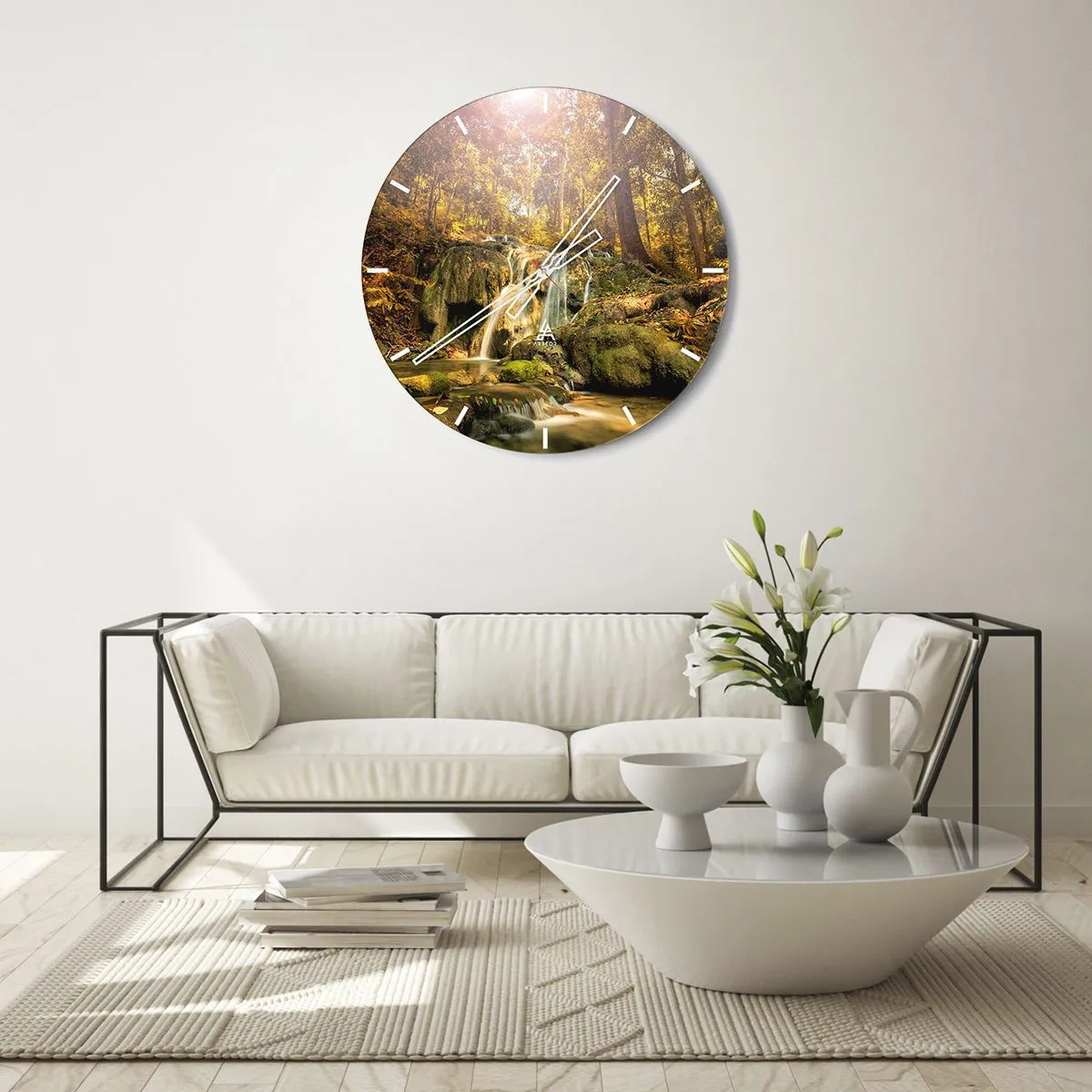 Väggklocka - Klocka på glas - Skogsvattenfall i solskenet - 30x30cm - Skogkaskad i grönt - Modern väggdekoration för vardagsrum, kök och sovrum ARTTOR