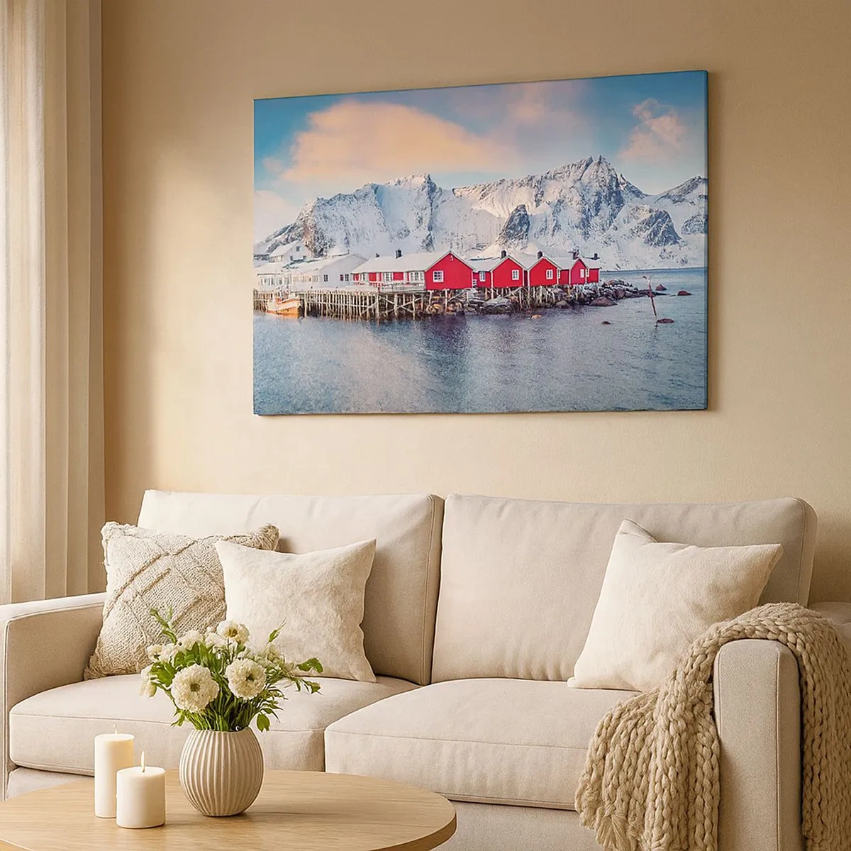 Canvastavla - Bild på duk - Röda hus mot bakgrund av snötäckta berg och det blå havet - 70x50cm - Nordligt gömställe - Modern väggdekoration för vardagsrum och sovrum ARTTOR