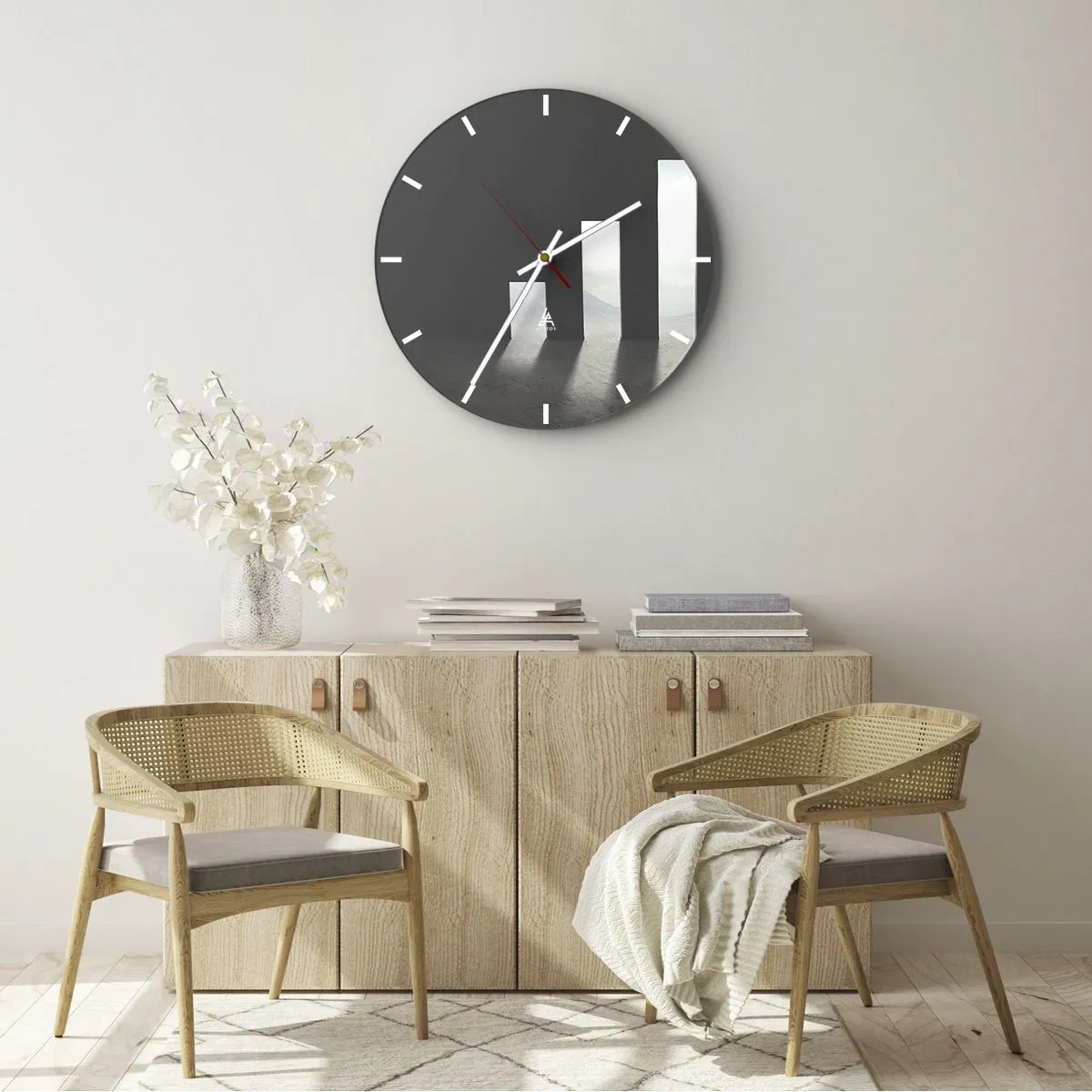 Väggklocka - Klocka på glas - Silhuetten av en man i ljuset av geometriska portaler - 30x30cm - Framgång - ett intryck - Modern väggdekoration för vardagsrum, kök och sovrum ARTTOR