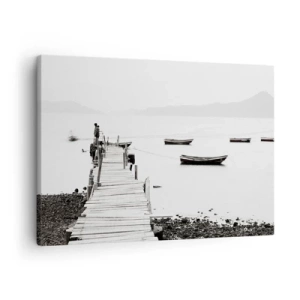 Canvastavla - Bild på duk - Träpir och båtar på lugnt vatten - 70x50cm - Vid tyst och rent vatten - Modern väggdekoration för vardagsrum och sovrum ARTTOR