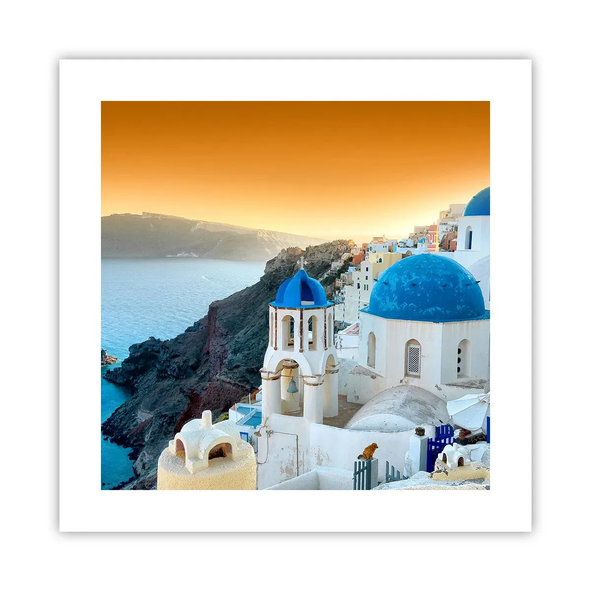 Affisch - Santorini - inbäddat i berg - 40x40 cm