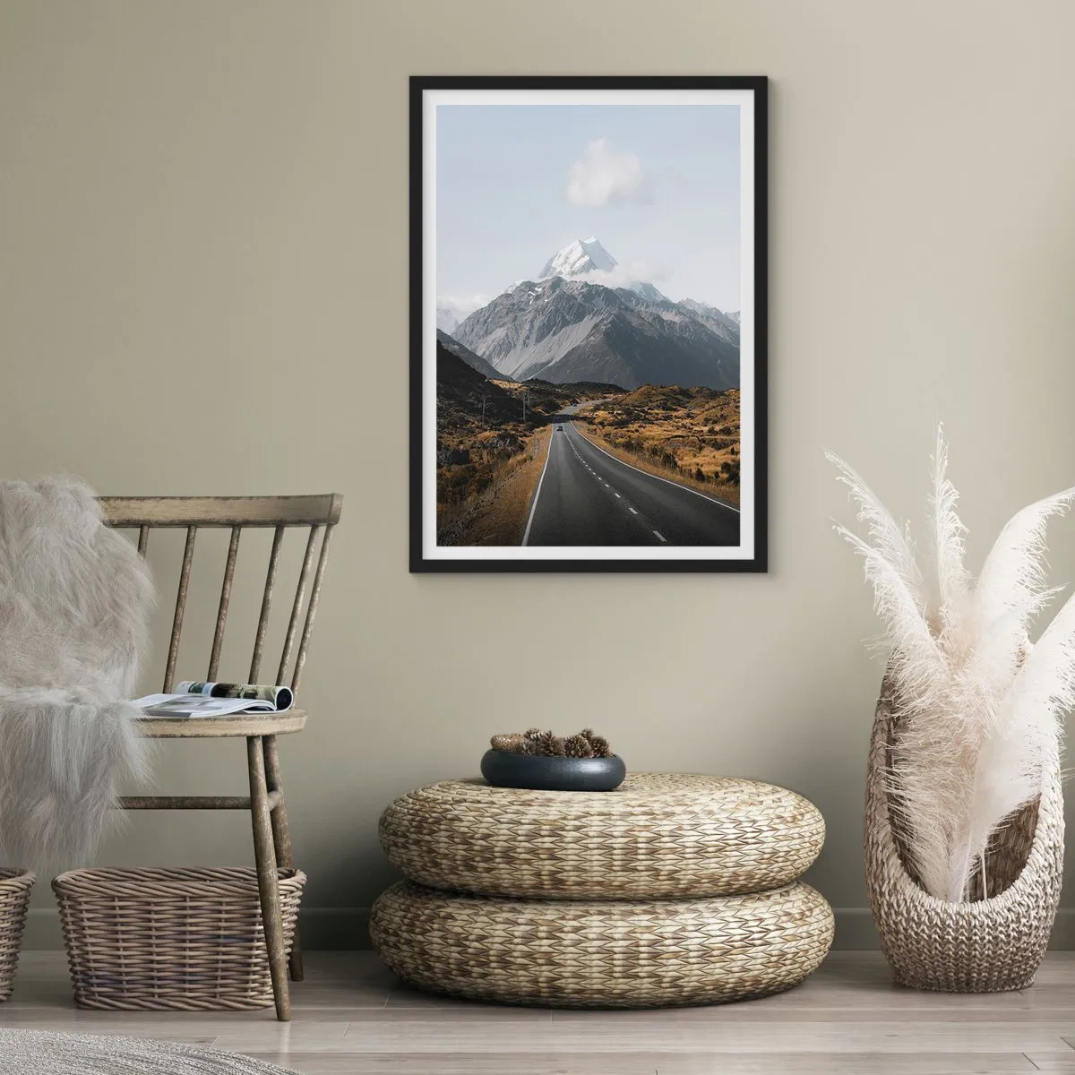 Affisch i svart ram - Väg till fjällens hjärta - 70x100 cm