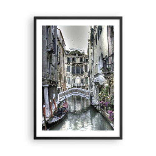 Affisch i svart ram - En kanal i Venedig med en gondol och bro i bakgrunden - 50x70cm - Tyst begrundan sedan några sekel - Modern väggdekoration för vardagsrum och sovrum ARTTOR