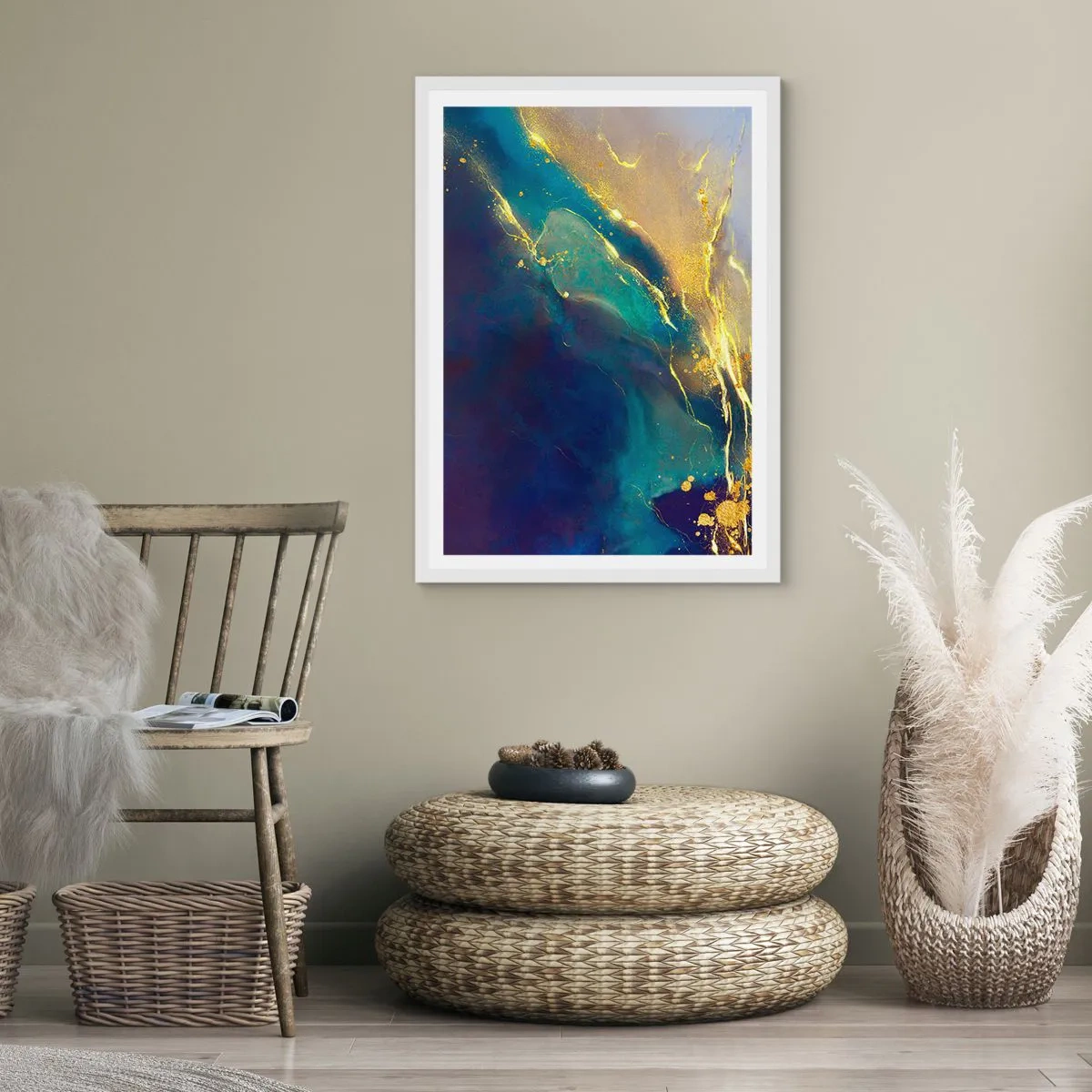 Affisch i vit ram - Utspillt guld - 40x50 cm