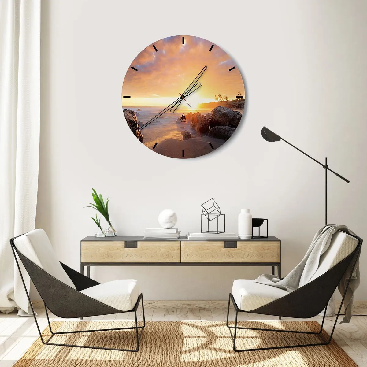 Väggklocka - Klocka på glas - Solnedgång över havet med stenar och varmt ljus - 30x30cm - Kvällens ljusa bris - Modern väggdekoration för vardagsrum, kök och sovrum ARTTOR